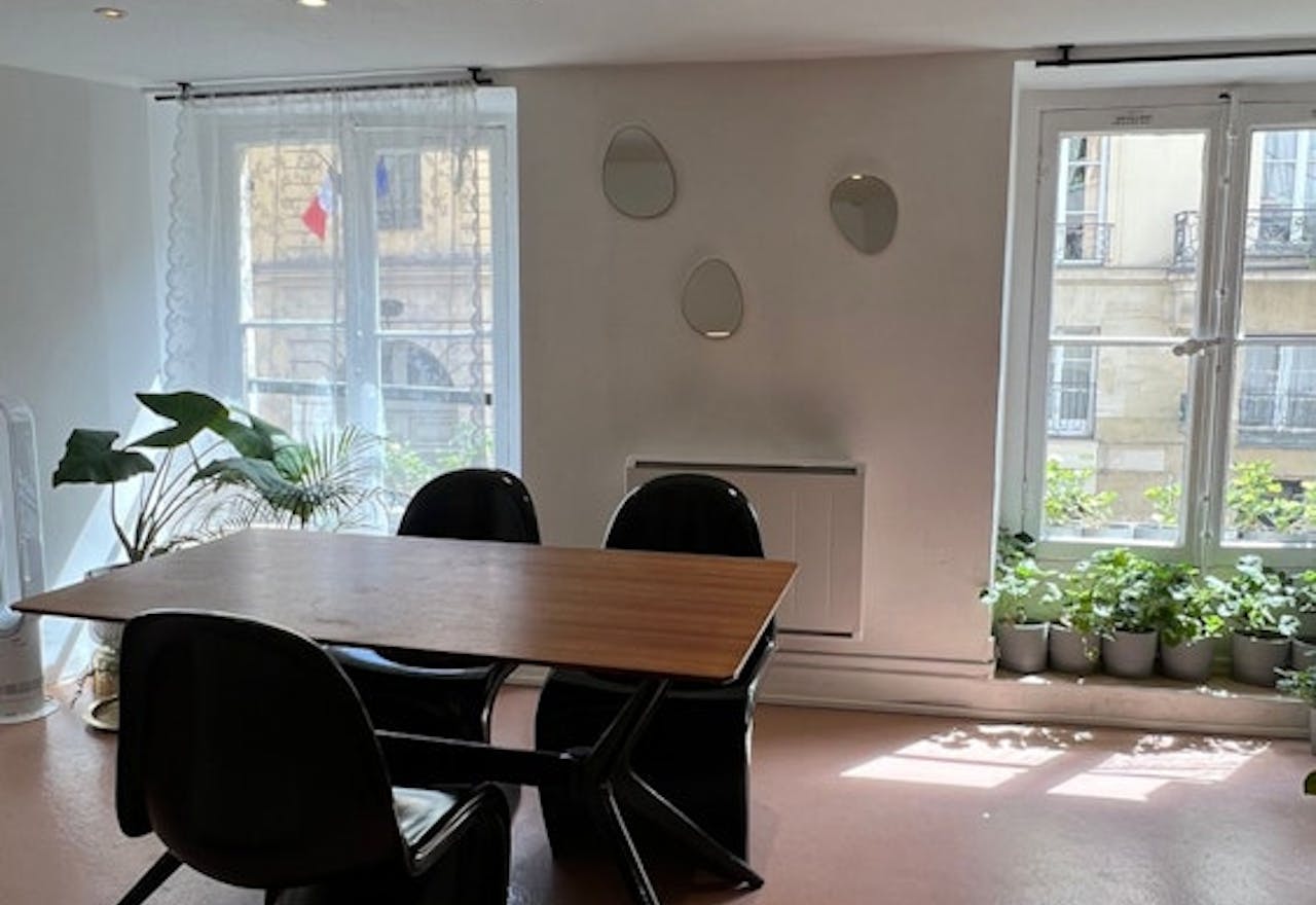 Shared Showroom in Le Marais - Image 1