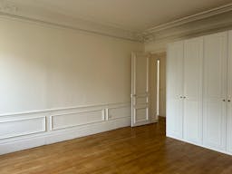 Apartment Showroom in Saint-Germain - Image 14