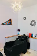 Salon Space for Rent with Ocean View in Laguna Beach! - Image 4