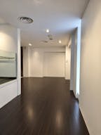 Prime Corner Showroom on Boulevard Saint-Michel - Image 4