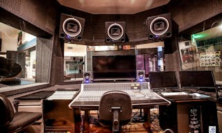 Media Hub for creative production and event space - Image 4