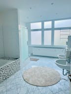 Huge and bright Loft - Image 10