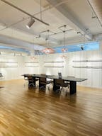 Luxury Apparel Showroom for High-End Fashion Brands - Image 1