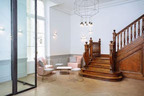 Amazing Palais Royal Showroom - Image 6