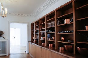 Place Des Vosges Showroom - Image 6