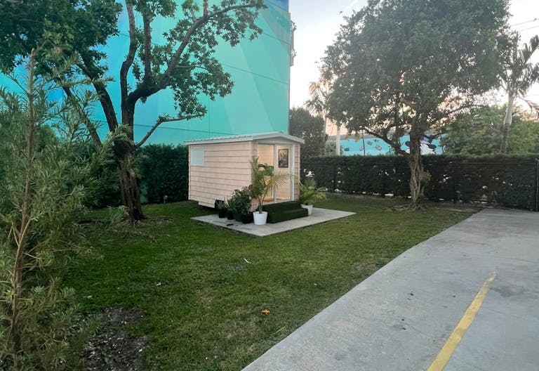 Tiny House Vibes with Miami Style *Art Basel* - Image 3