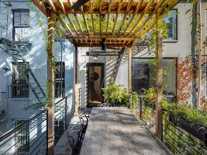 Warm Modern Design Brooklyn - Image 4