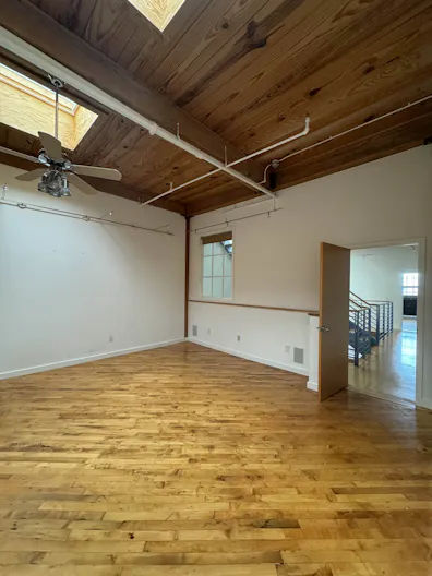 Spacious Atlanta Penthouse Perfect for Video Shoots and Photo Sessions - Image 4