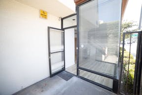 Prime Ground Floor Retail/Office/Creative/Event/Showroom Space in Old Town Pasadena - Image 11