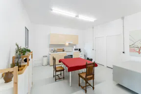Studio d'artiste white cube dans une ancienne zone industrielle - Image 5