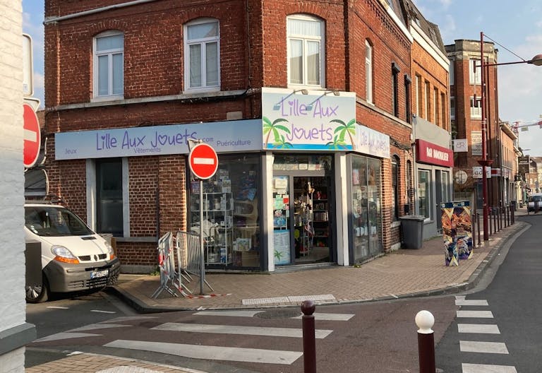 Corner boutique au c?ur de Lys-Lez-Lannoy - Image 0