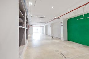 Vast Chelsea Retail Boutique - Image 0