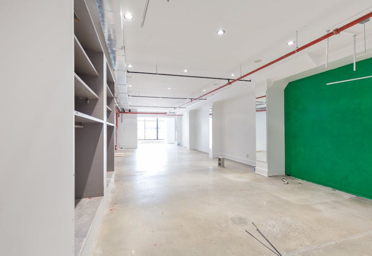 Vast Chelsea Retail Boutique - Image 0