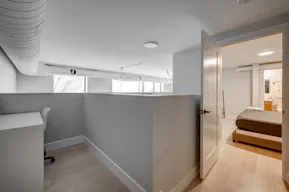 Sun-drenched retail space with 15' Ceilings - Image 10