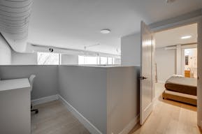 Sun-drenched retail space with 15' Ceilings - Image 10