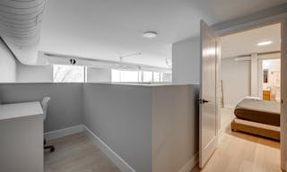 Sun-drenched retail space with 15' Ceilings - Image 10