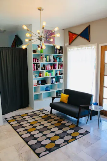 Salon Space for Rent with Ocean View in Laguna Beach! - Image 2