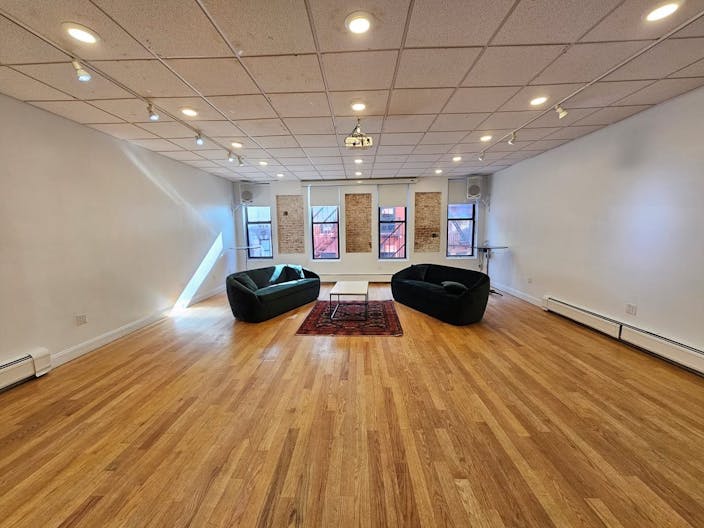 Unique Loft in Prime SoHo - Image 1