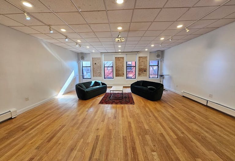 Unique Loft in Prime SoHo - Image 1