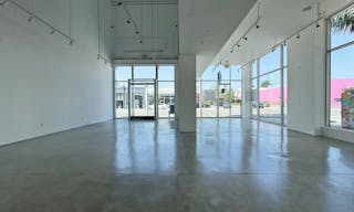 Pop-Up Space on Melrose Avenue - Image 9