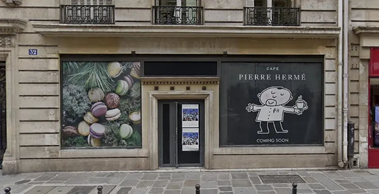 Boutique Shop Busy Area - 8th Arrondissement - Image 0