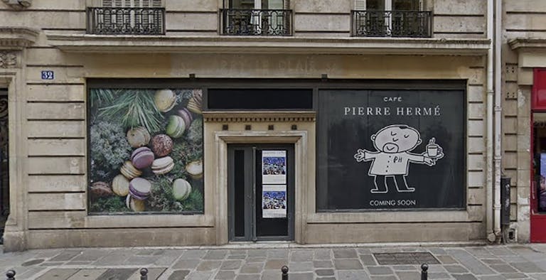 Boutique Shop Busy Area - 8th Arrondissement - Image 0