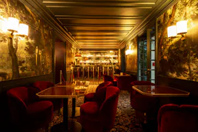 Château Showroom in Montmartre - Image 7