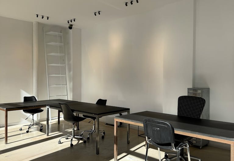 Espace Créatif Atelier-Galerie - Pop-up Lumineux avec Vitrine - Image 4