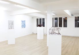 Galerie d'art lumineuse situ�e en bordure du Marais face � Merci - Image 0