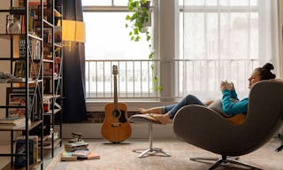 Sunny Historic Creative Loft - Image 6