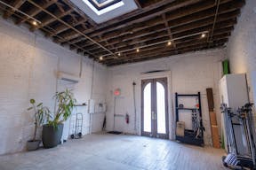 Bright Skylit Open Studio Space in Red Hook Brooklyn - Image 14