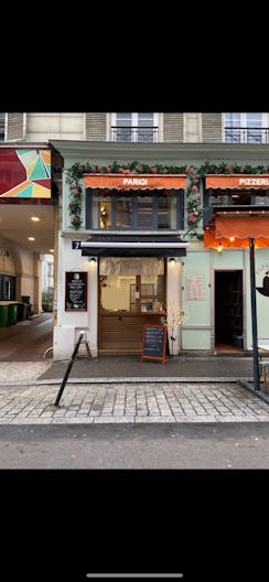 Pop-Up store in a pedestrian street of Paris 9th district - Image 0