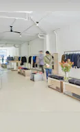 Open plan storefront, with kitchenette + spa like wetroom.  A unique NY showroom. - Image 1
