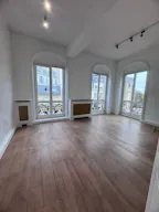 Showroom d’Exception – Place François 1er,  Paris VIII  - Image 0