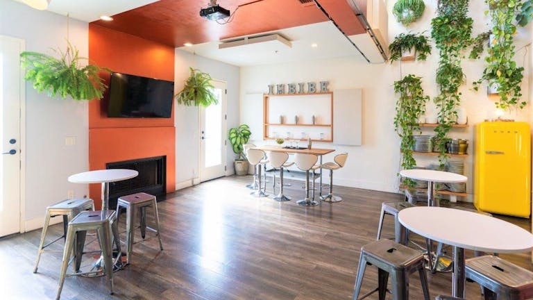 Brilliant Contemporary Loft - Image 1