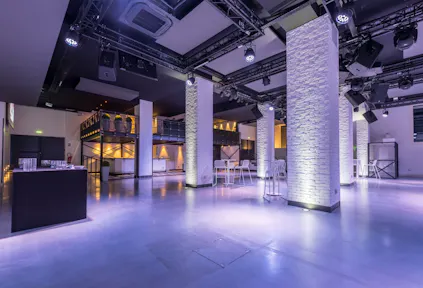 Unique Space in Paris 15th - Image 0
