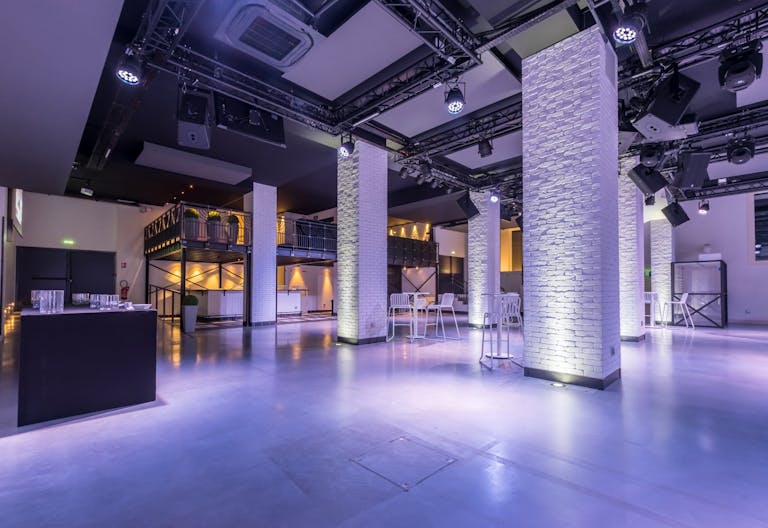 Unique Space in Paris 15th - Image 0