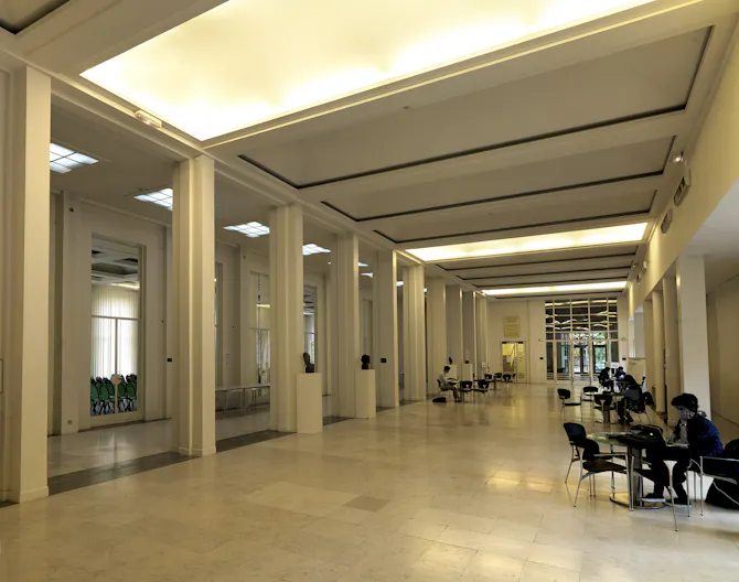 Batiment Institutionnel - Image 1