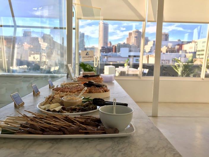 Modern 3rd level SOMA Building with Rooftop View/ The Anomalous - Image 3