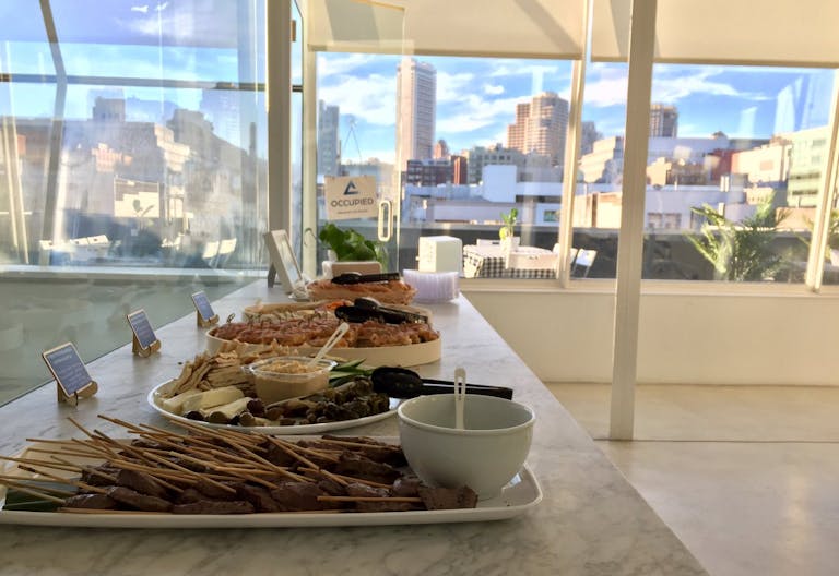 Modern 3rd level SOMA Building with Rooftop View/ The Anomalous - Image 3