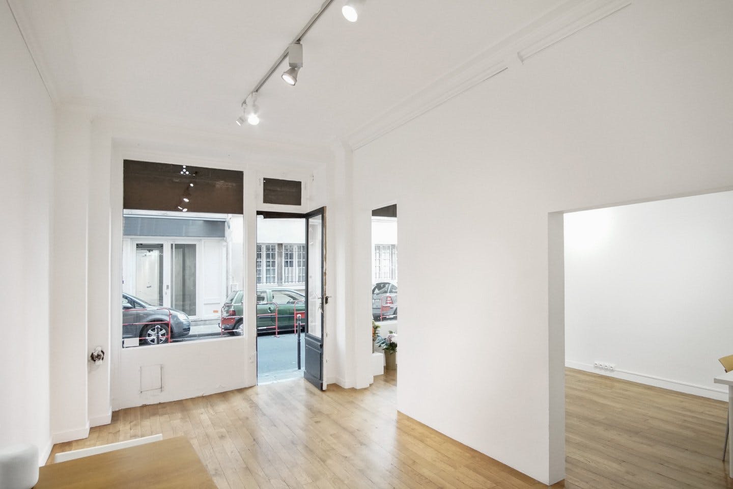 Classic 60 sqm Showroom and Gallery in Le Marais, Paris