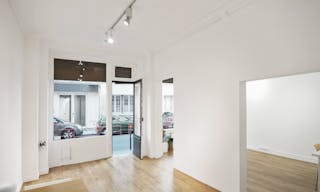 Classic Showroom in Le Marais - Image 1