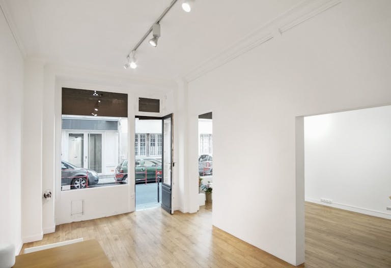 Classic Showroom in Le Marais - Image 1
