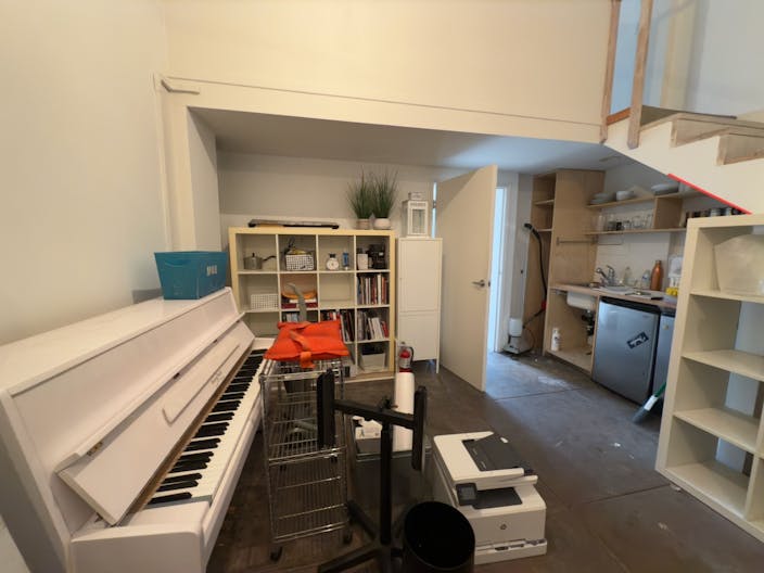 SHOW Sound Studio and Lounge - Image 3