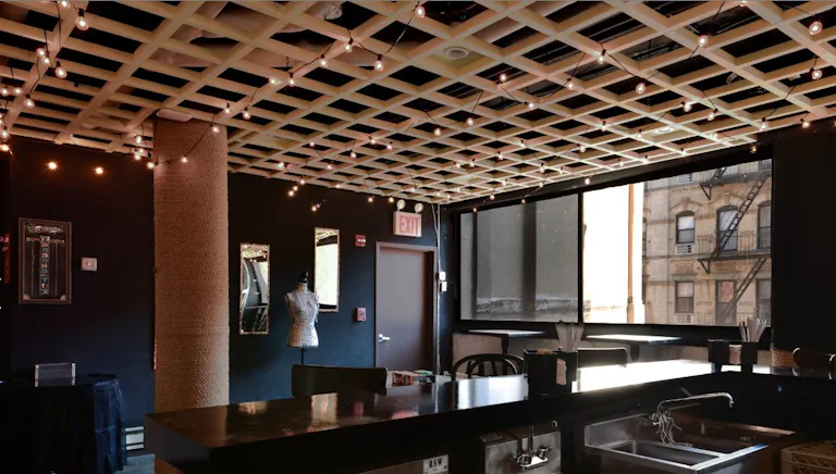 Beautiful Bar Open To New Tenants - Image 2