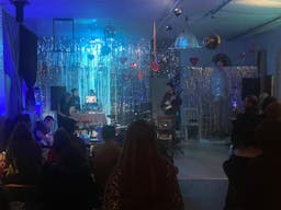 Beautiful and Versatile Open Loft Studio - Image 8