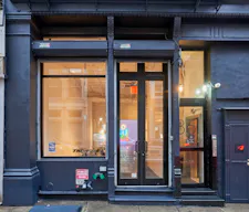 Sleek Storefront Gallery & Event Space in Prime Tribeca Art District - Image 0