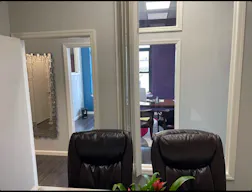 Modern Office Space in Astoria Queens ? Perfect for Meetings, Filming, or Therapy - Image 12