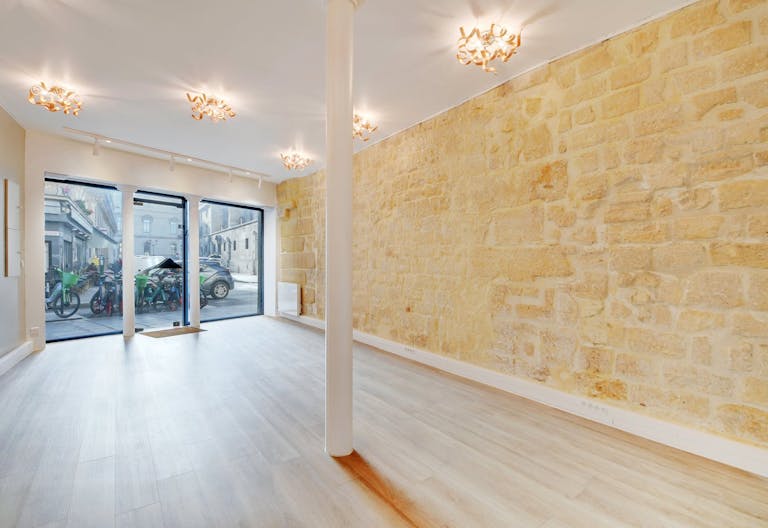 Boutique For Rent Rue Saint-Honor� - Ideal Pop-Up Store / Art Exhibition - Image 0