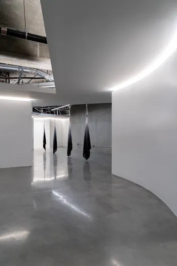 Spacious Urban Loft Studio in Arts District - Image 3